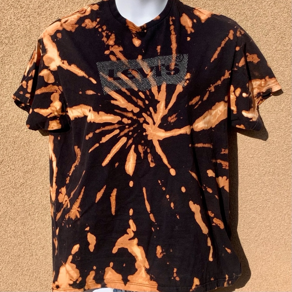 Levi’s Custom Bleach Tee - image 3
